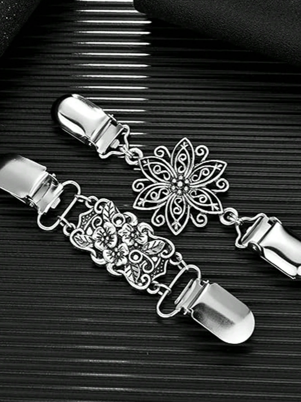 Vintage Jumper Clasp Elitaire