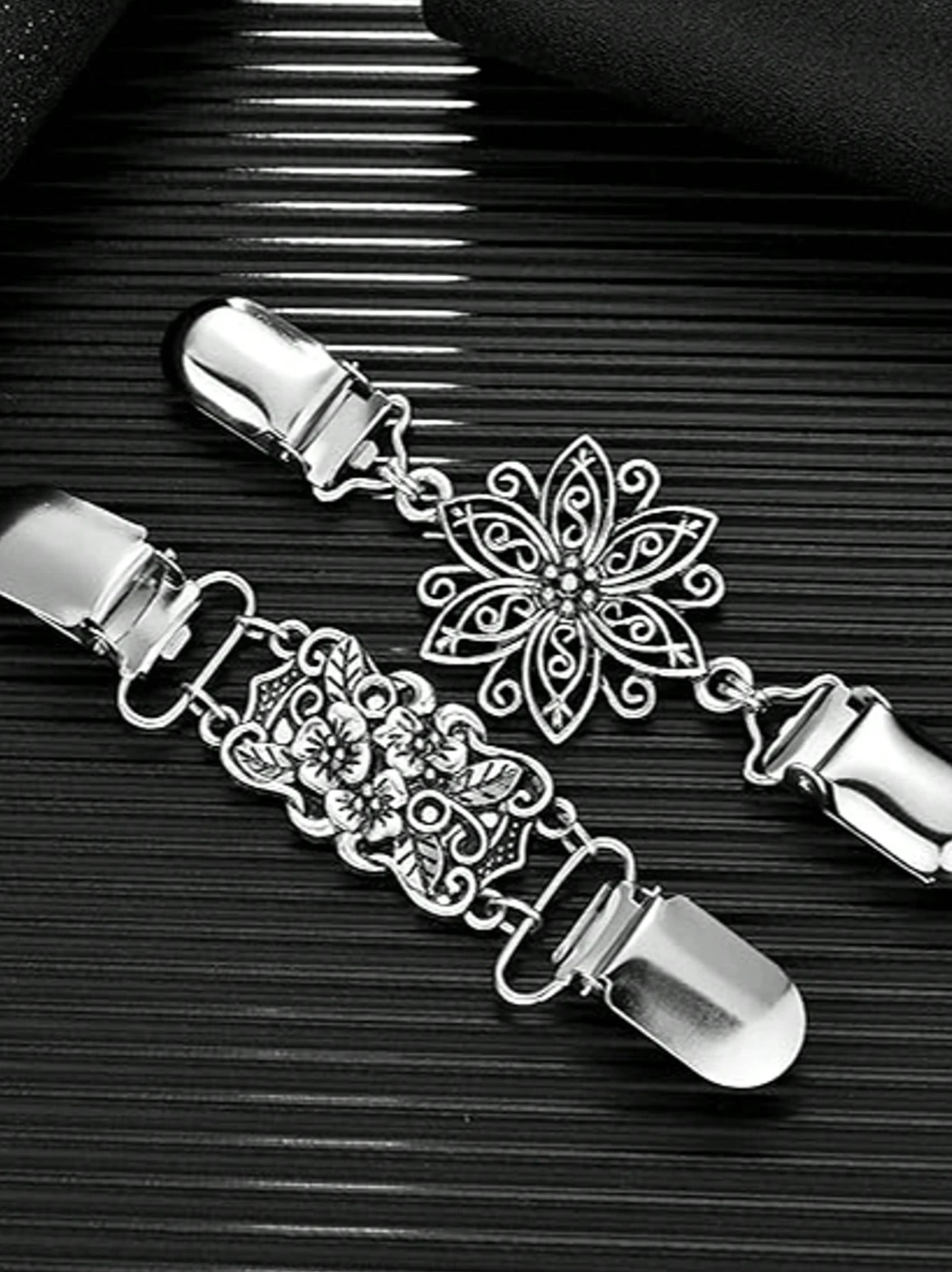 Vintage Jumper Clasp Elitaire