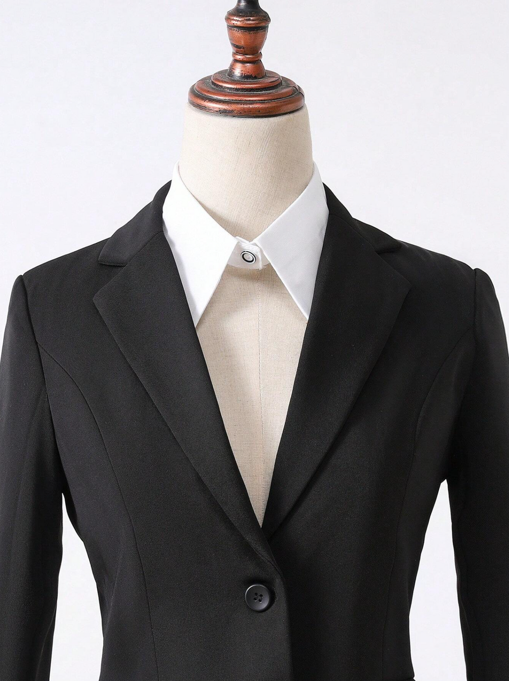 Classic Cut Collar Elitaire