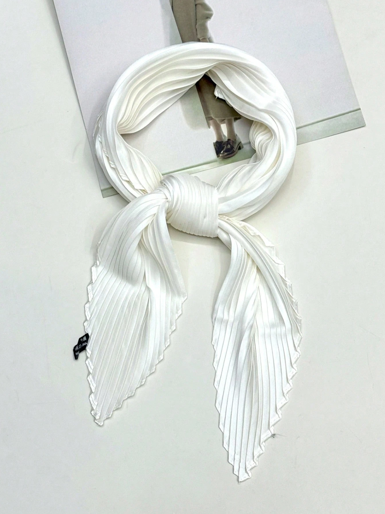 Pleat Streamer Scarf Elitaire