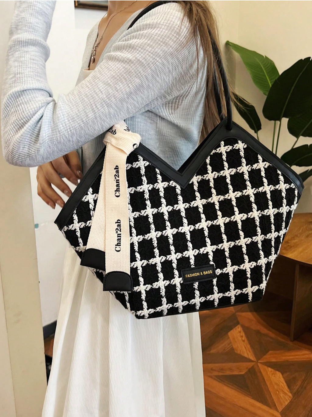 The Ribbon-Accent Tote Elitaire