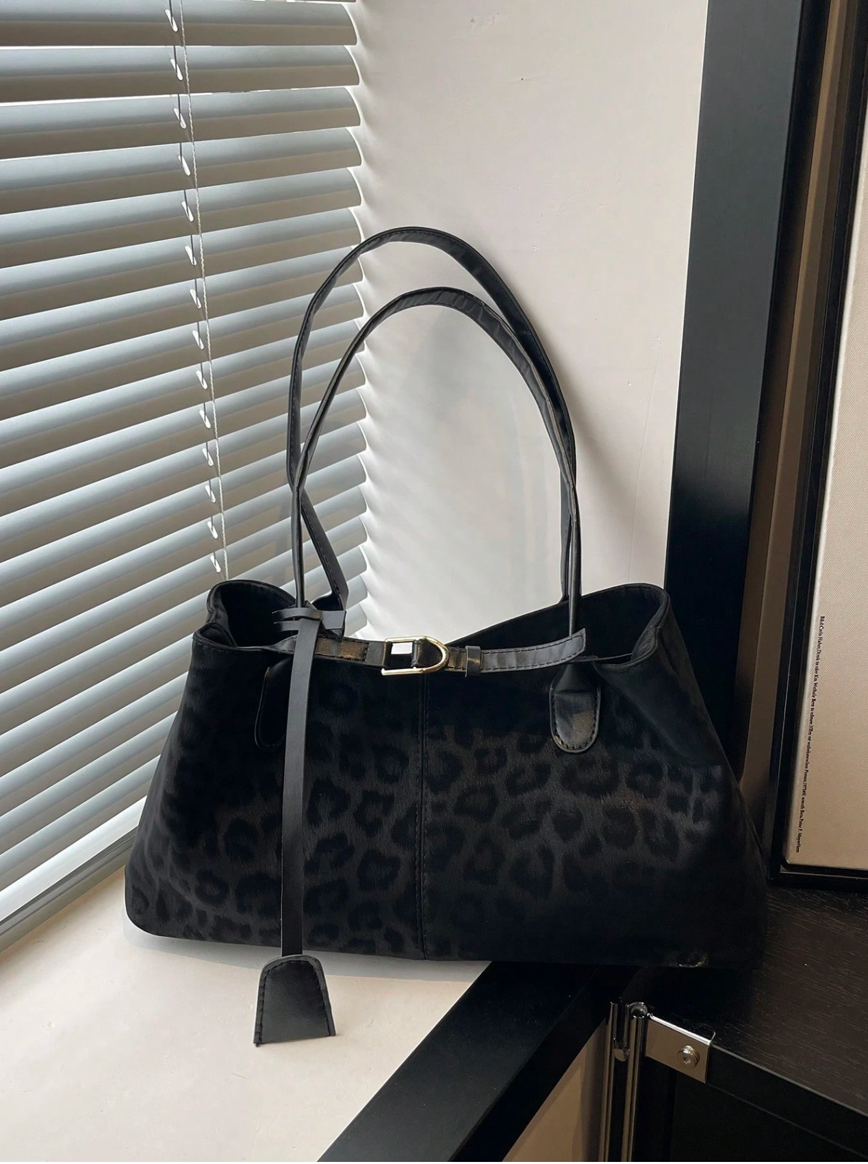The Retro Leopard Tote Elitaire