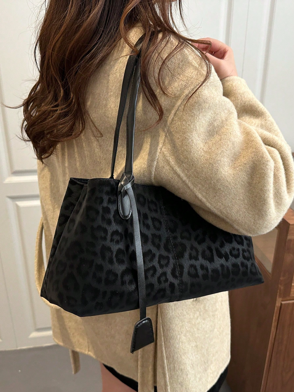 The Retro Leopard Tote Elitaire