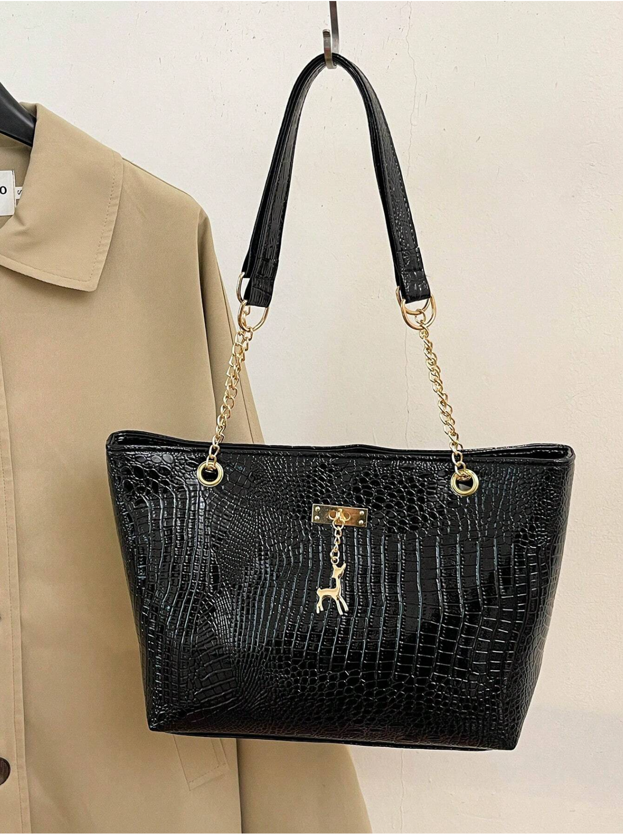 Deer Charm Tote Elitaire