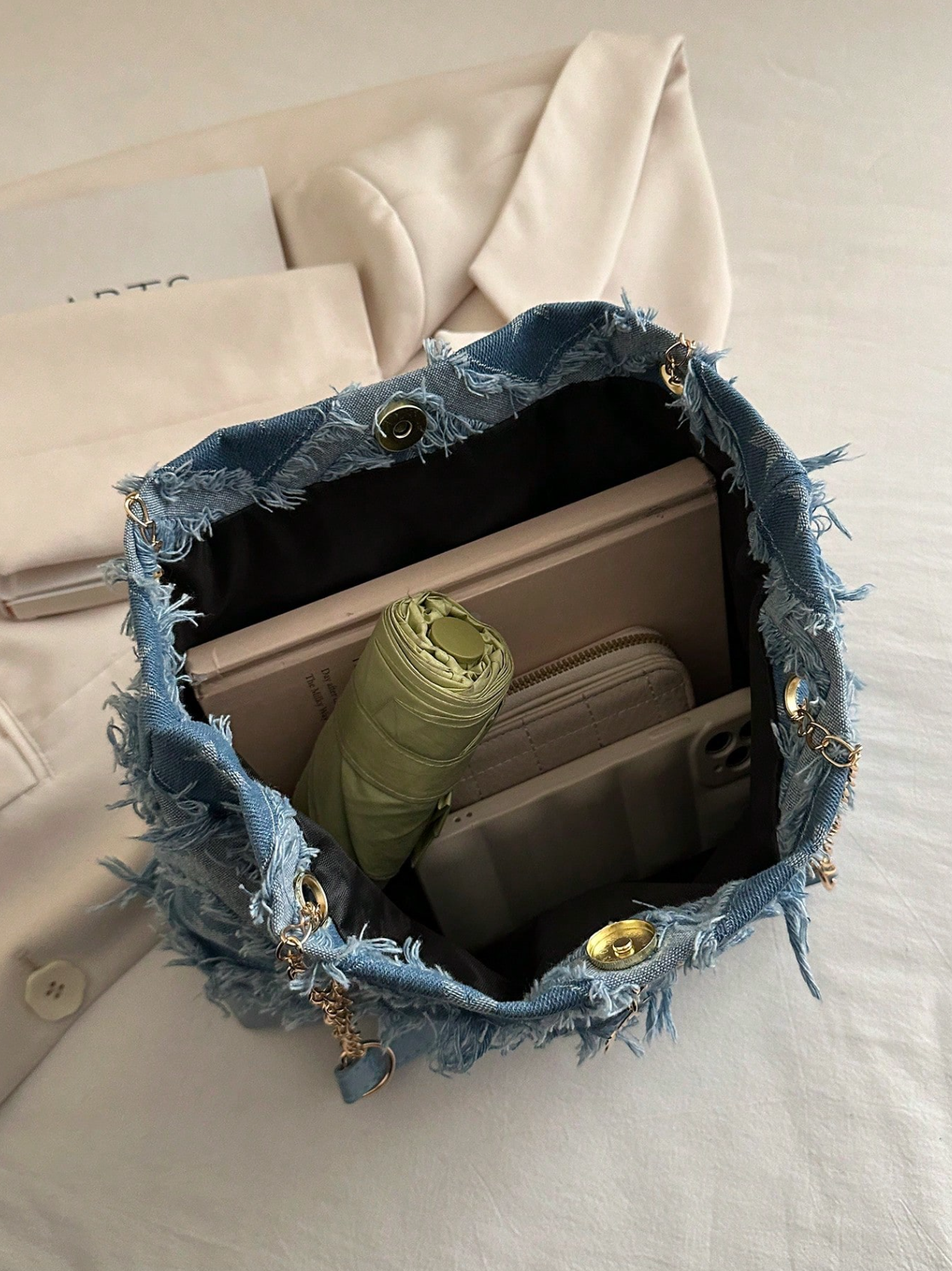 Deer Charm Tote Elitaire