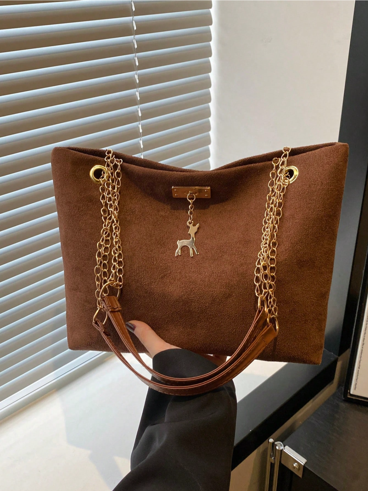 Deer Charm Tote Elitaire