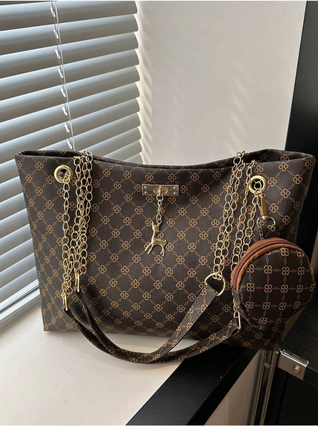 Deer Charm Tote Elitaire