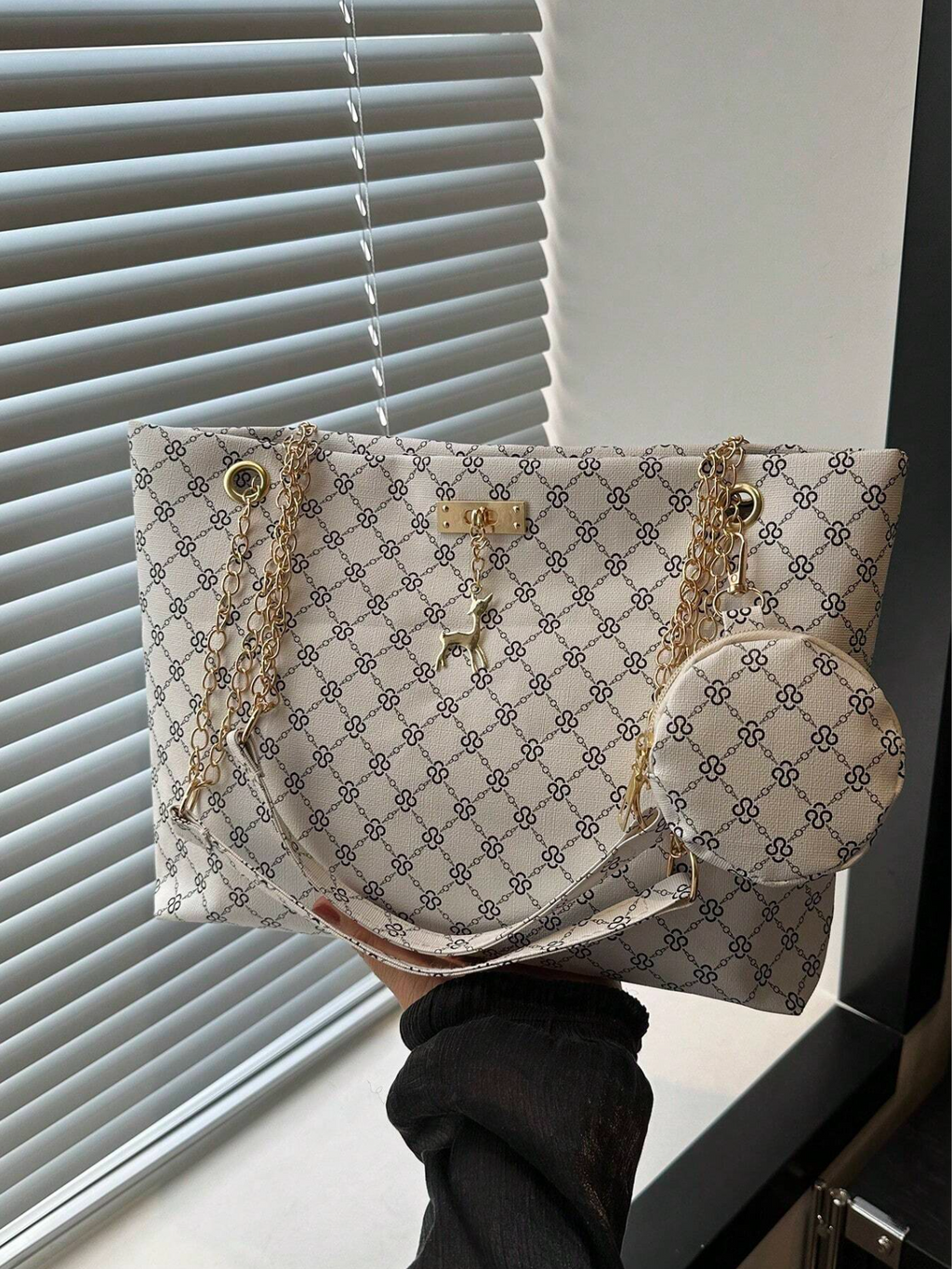 Deer Charm Tote Elitaire