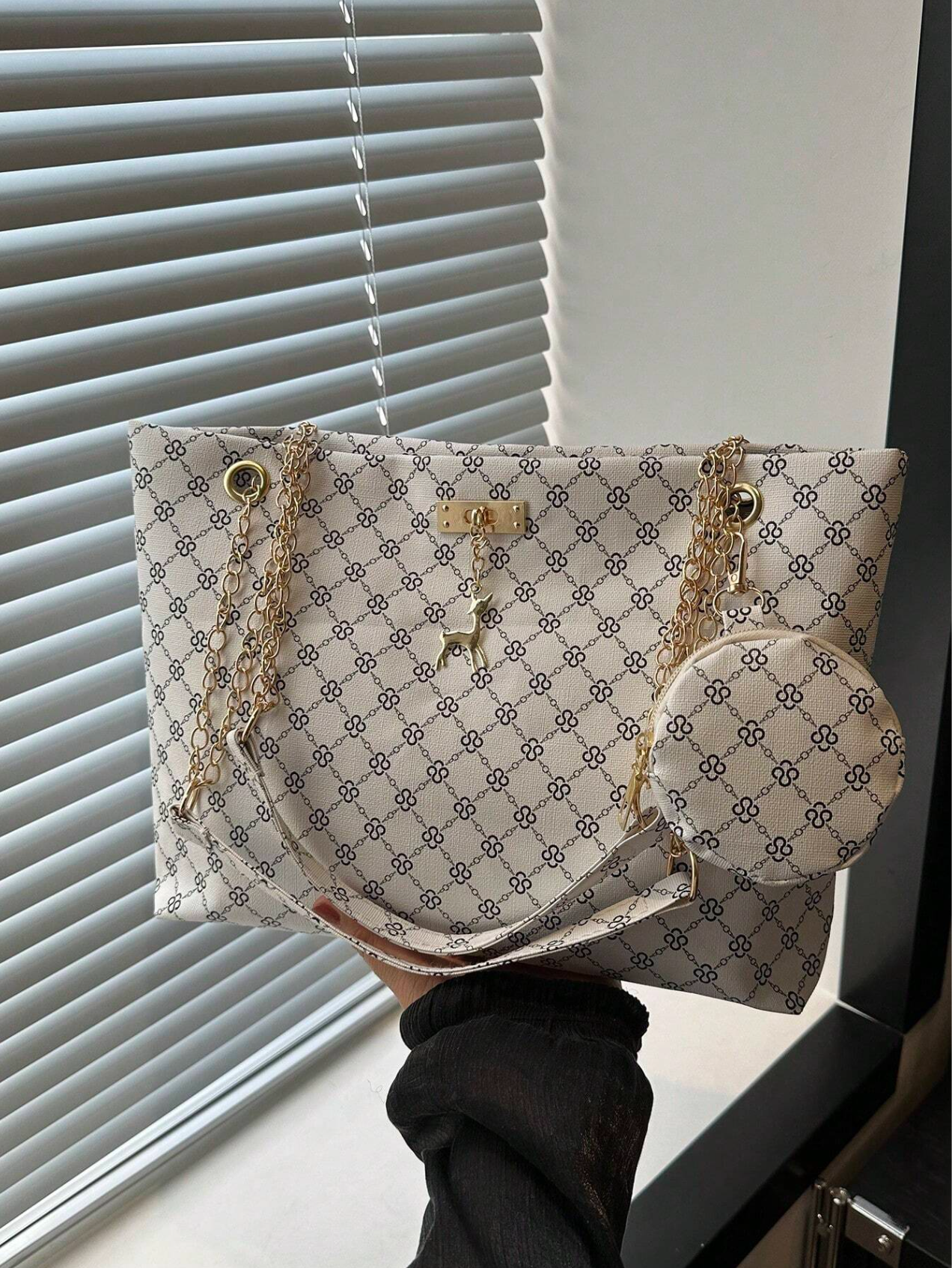 Deer Charm Tote Elitaire