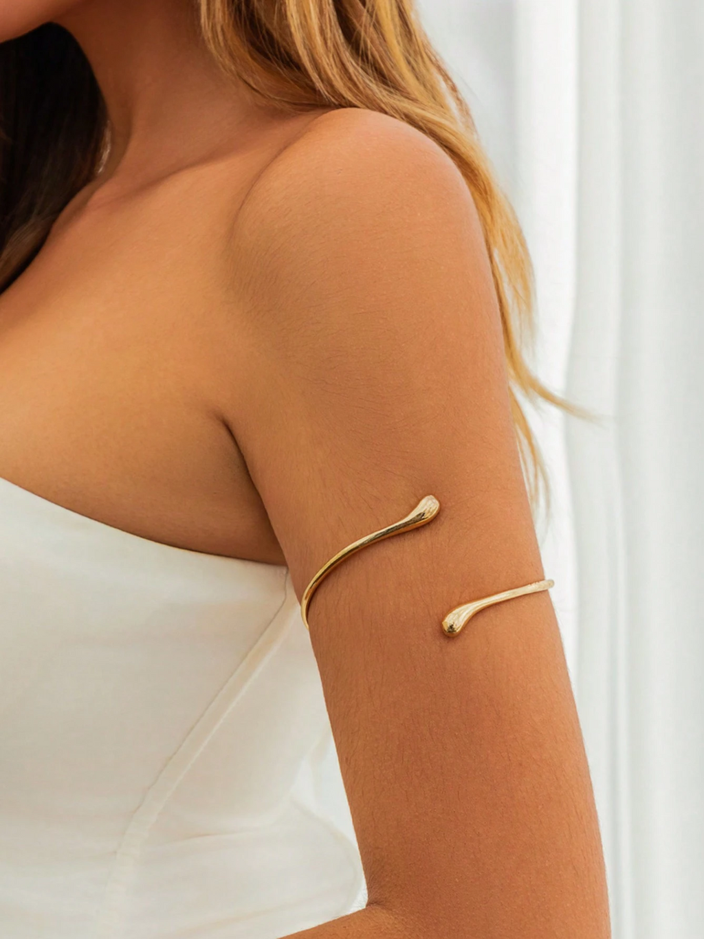 Water Drop Armlet Elitaire