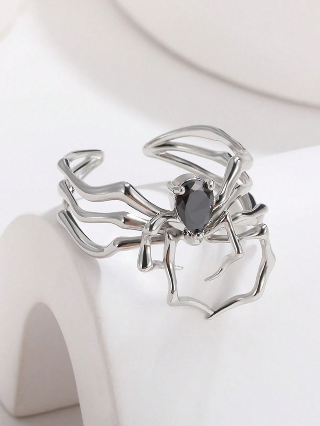 Gothic Spider Ring Elitaire