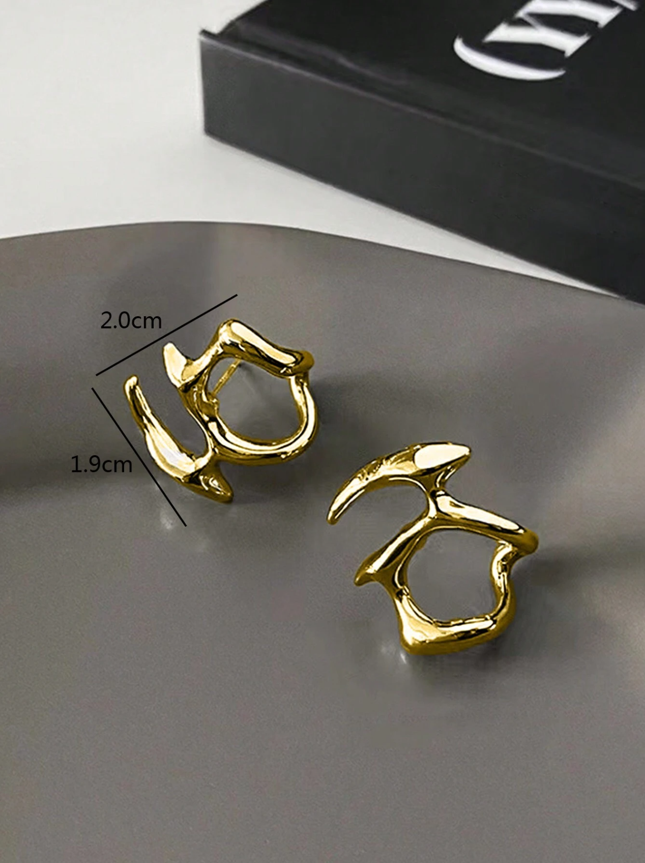 Aura Studs Elitaire