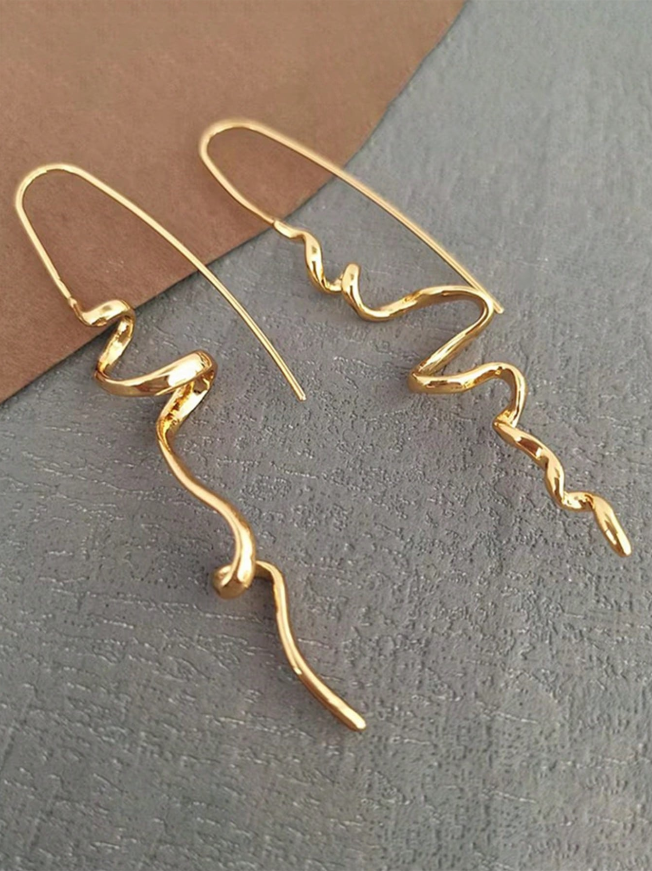 1 Pair Squiggle Earings