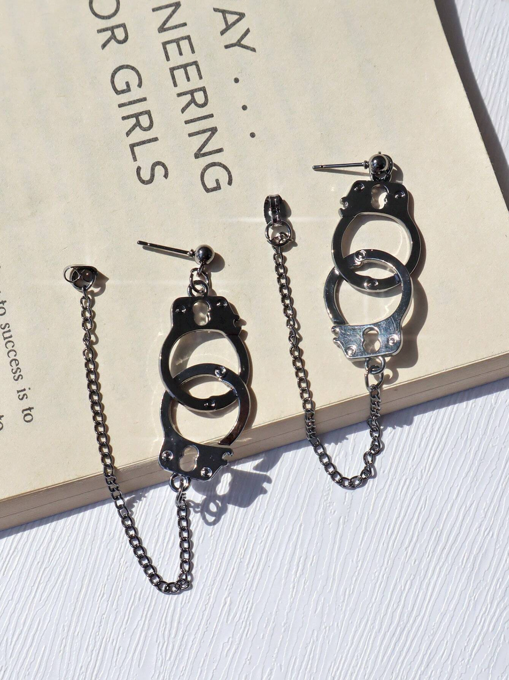 1 Pair Handcuff Chain Earrings