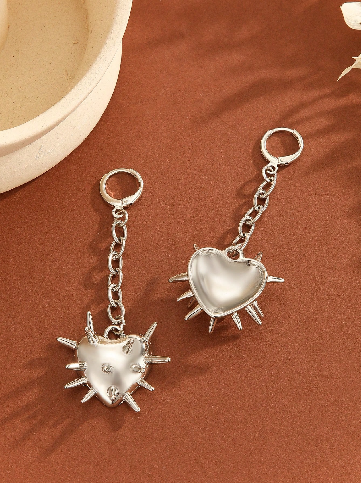 1 Pair Spiked Earrings