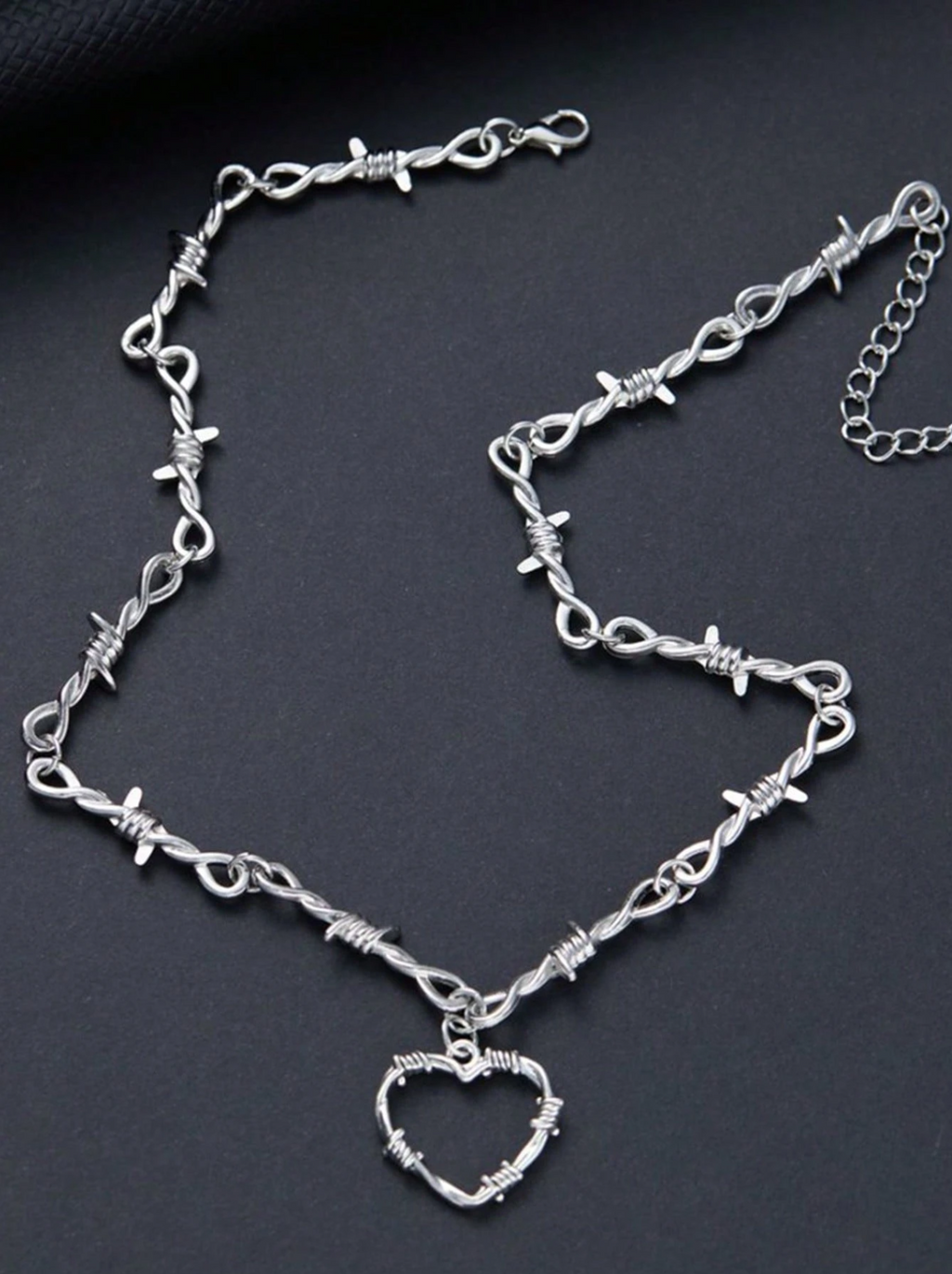 Thorned Heart Choker