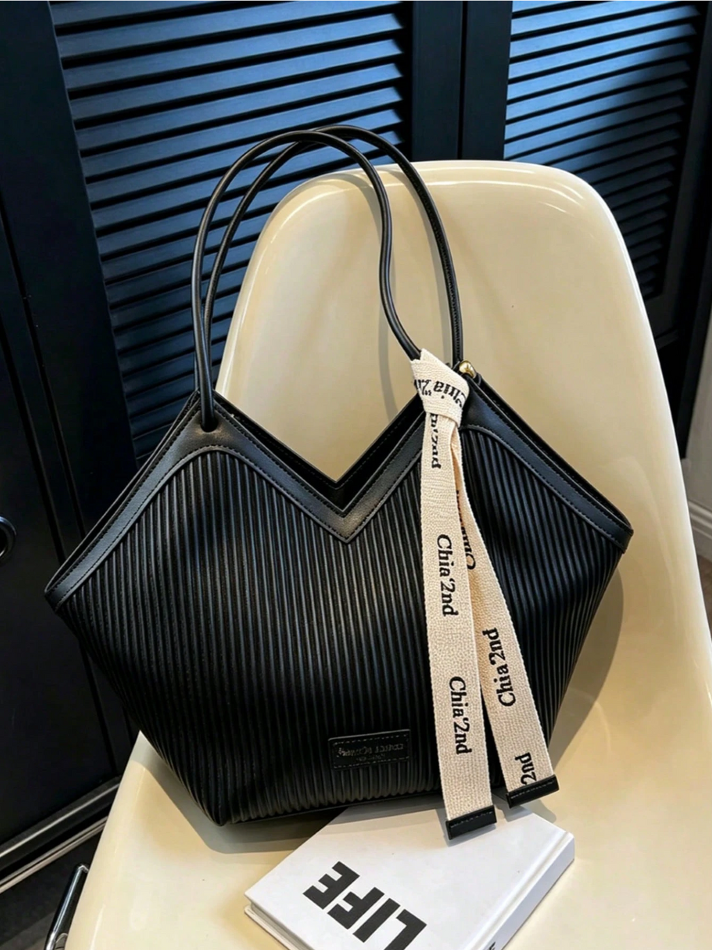 The Tie-Detail Tote Elitaire