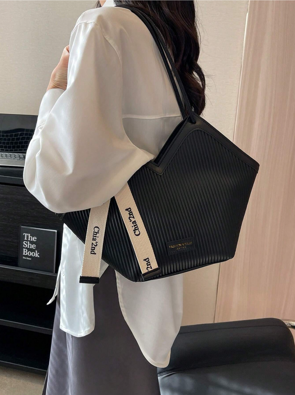 The Tie-Detail Tote Elitaire