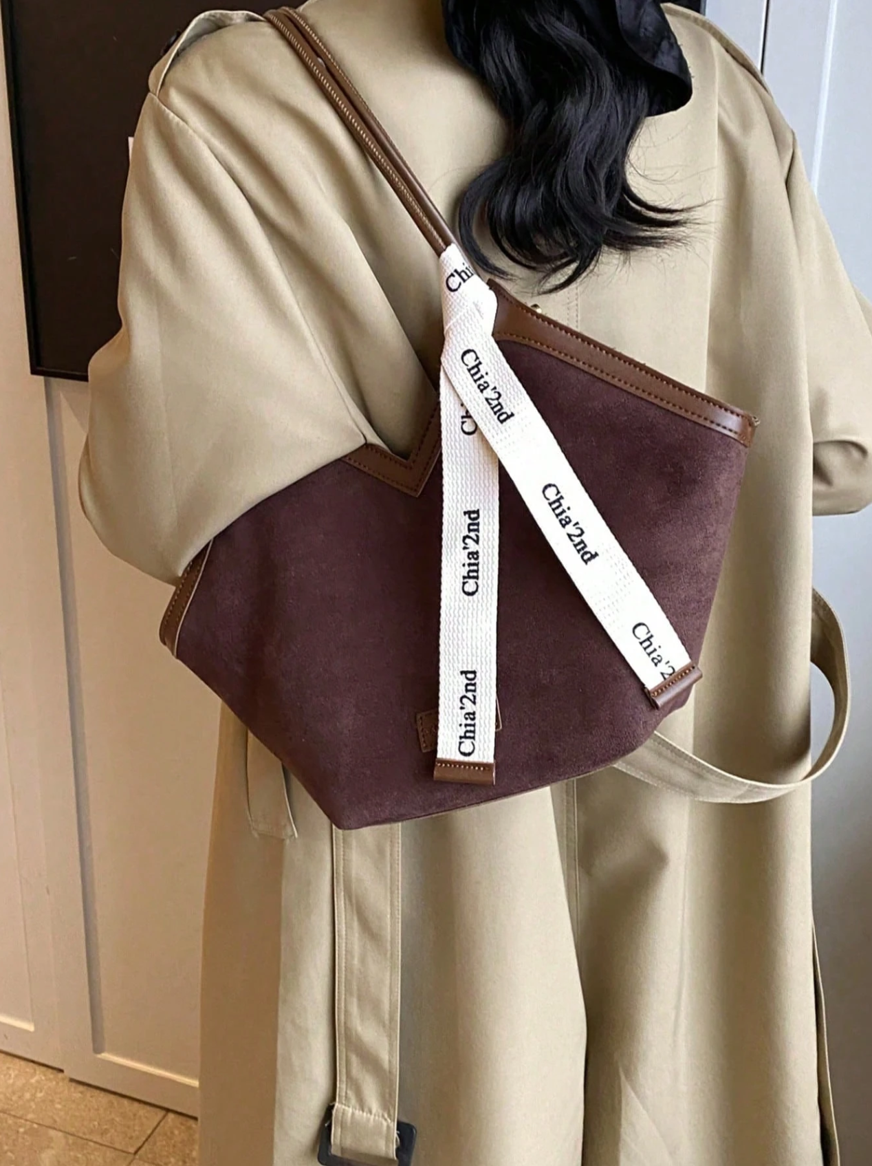 The Ribbon-Accent Tote Elitaire